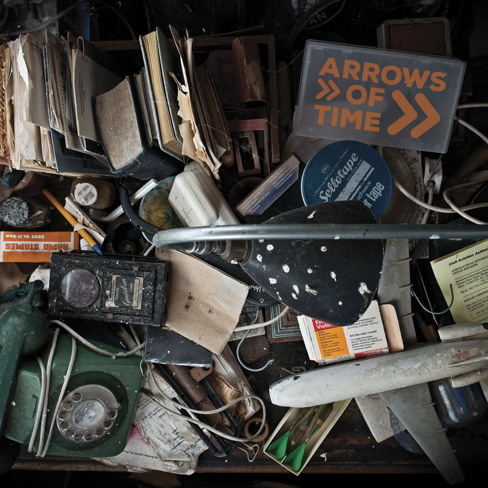 Recensione e streaming: Arrows of Time, "Let Go of it All"