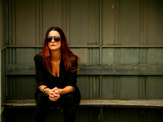 Julitha Ryan: il nuovo video è “Bonfire” #TRAKOFTHEDAY