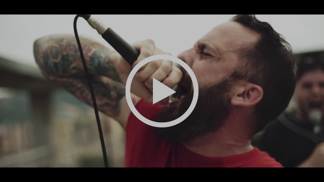 Fingers To The Bone: ecco il video di “Burning it Down” #TRAKOFTHEDAY