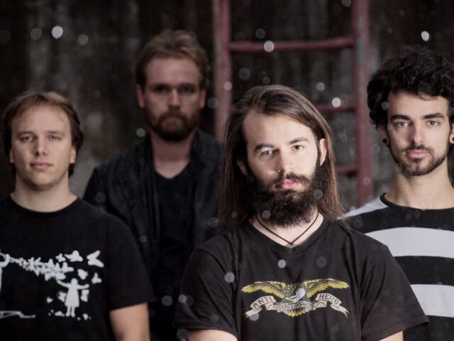 Awaré: ecco il video di “Un minuto di ascolto” #TRAKOFTHEDAY