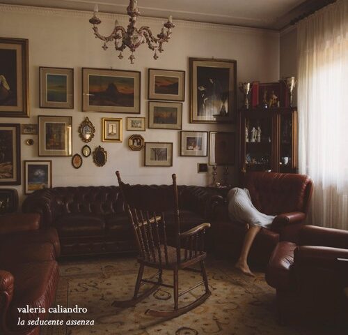 Valeria Caliandro, “La seducente assenza”: la recensione