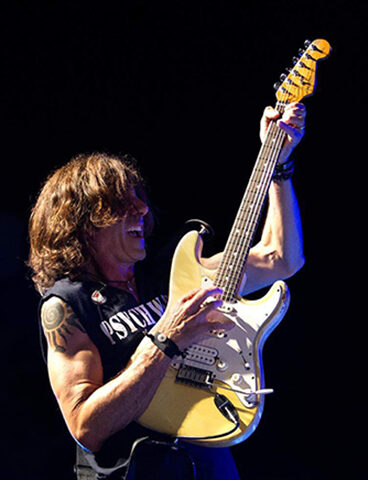 Stef Burns in tour da luglio