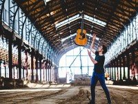 Giacomo Lariccia: “Senza farci del male” è il nuovo video #TRAKOFTHEDAY