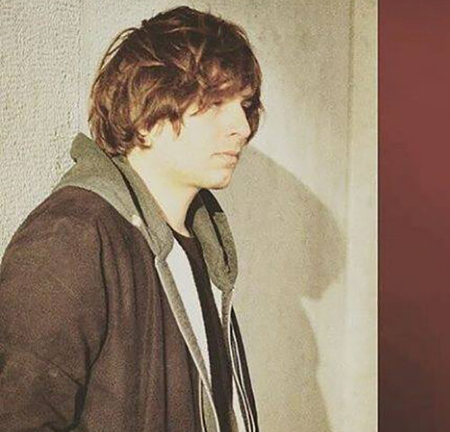 Francesco De Leo: “V” è il nuovo singolo