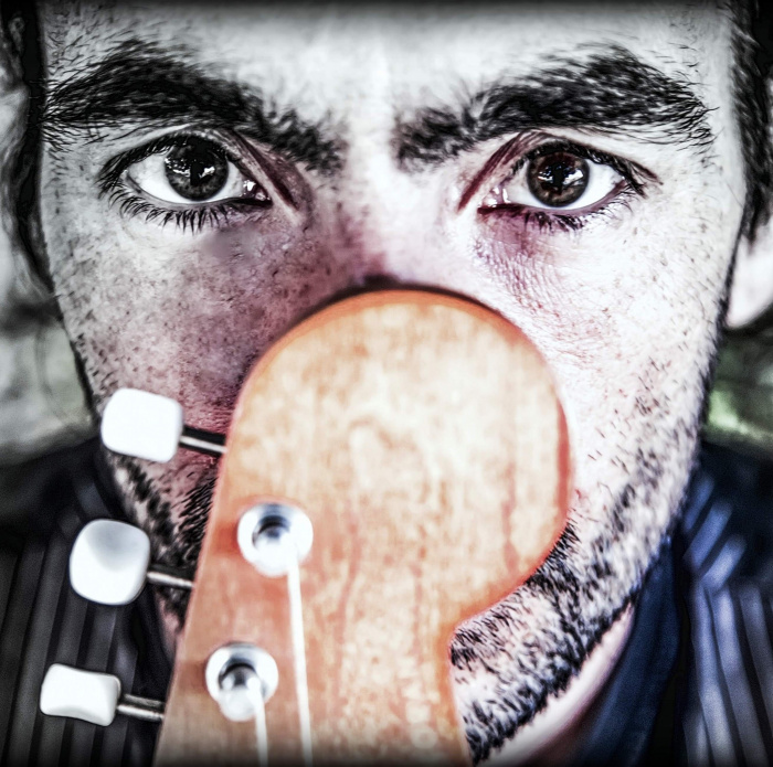 Chi sono io?: intervista e recensione