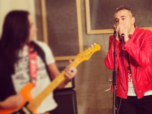 Francesco Aubry: “Chitarrista” è il nuovo video #trakofthenight