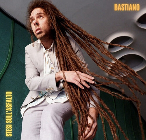 Bastiano, “Stesi sull’asfalto”: la recensione