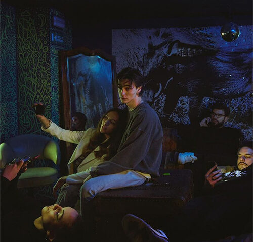 Bleu Smith: “Offline” è il nuovo video #trakofthenight