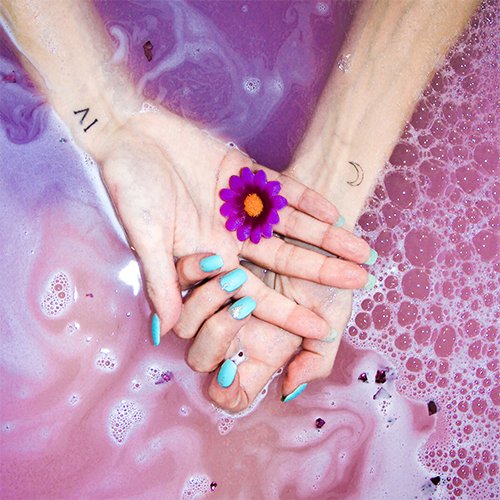 virginia mai: "luna storta" è il nuovo singolo