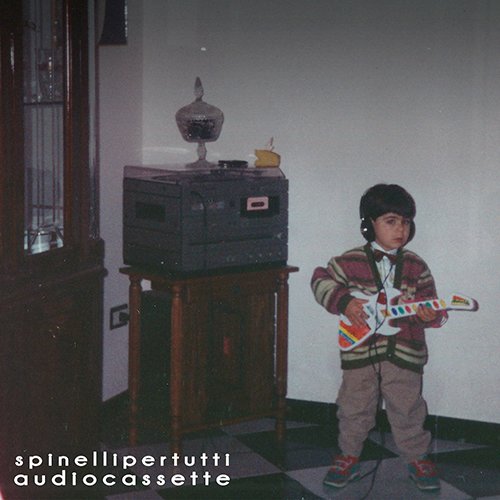 Spinelli per tutti, “Audiocassette”: Recensione e streaming