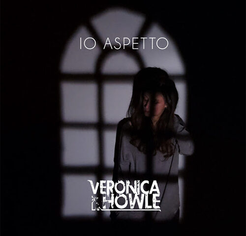 Veronica Howle: “Mare in silenzio” è il nuovo video #trakofthenight