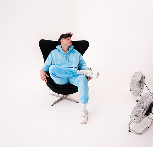 Olly: “Lego” è il nuovo video #trakofthenight