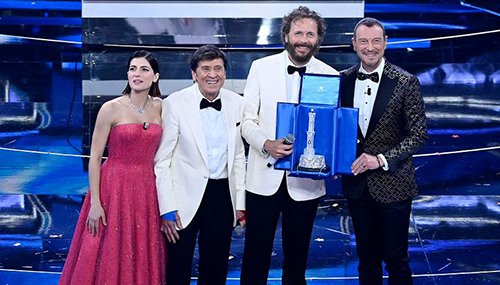 premiazione sanremo 2022 morandi jovanotti