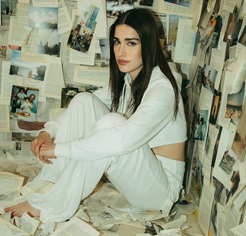 Clara: “Cicatrice” è il nuovo video