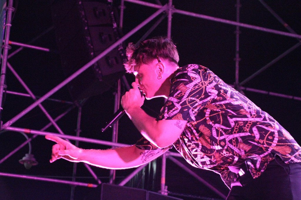 olly @live in genova