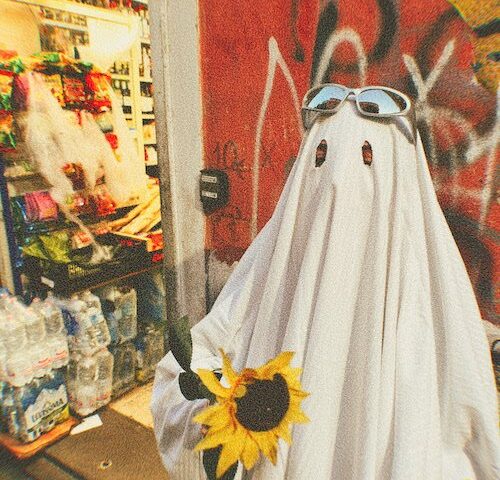 chesma: “paranormale che” è il nuovo singolo