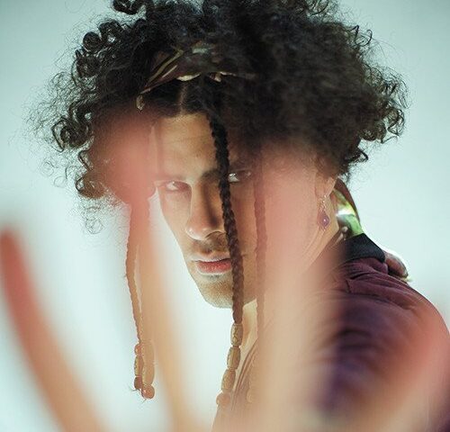 De.Stradis: “Ombre” è il nuovo video