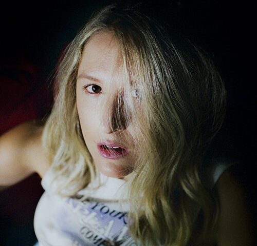 Giulia Mei: “Bandiera” è il nuovo video