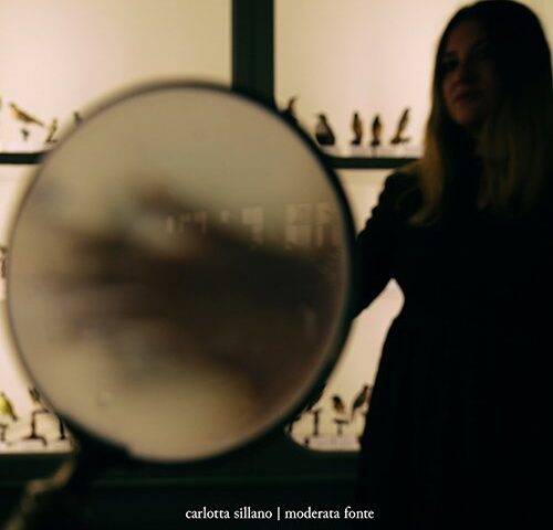 Carlotta Sillano: “Moderata fonte” è il nuovo video