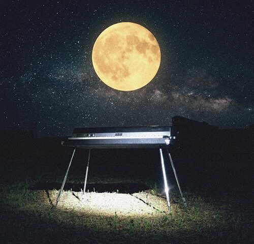 DFWU, “Dedicato alla luna”: la recensione