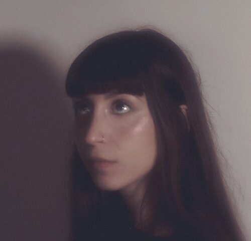 Her Skin, “every house is haunted”: la recensione