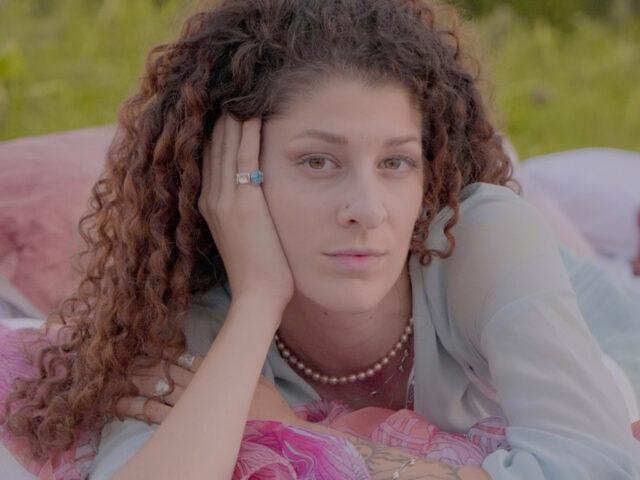 Alice Favaro: “Occhi Aperti” è il nuovo video