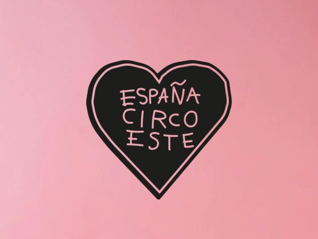 España Circo Este, “Canzoni per la decrescita felice”: la recensione
