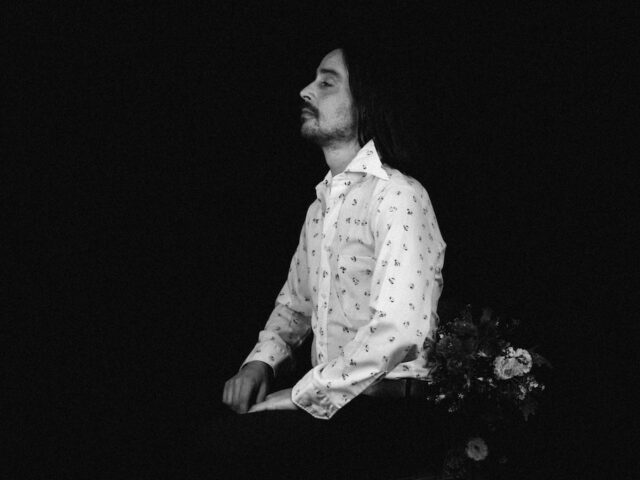 Claudio Ruggiu: “Normale” in anteprima esclusiva su TRAKS #tracciadelgiorno