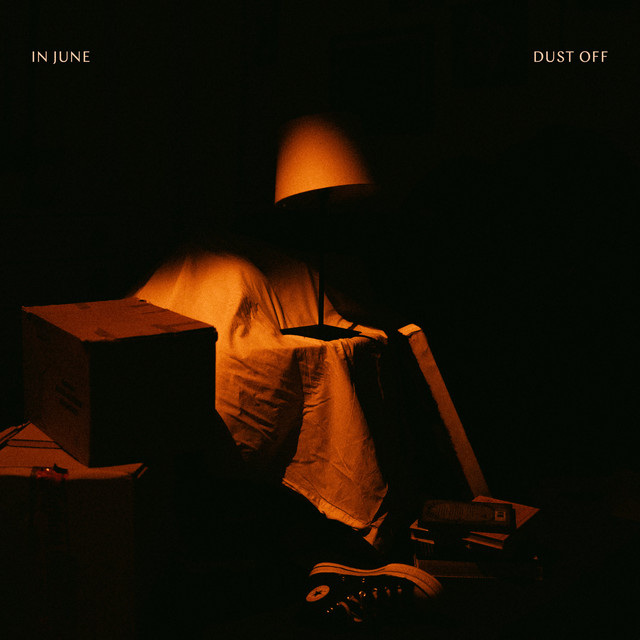 In June: “Dust Off” è il nuovo singolo #tracciadelgiorno