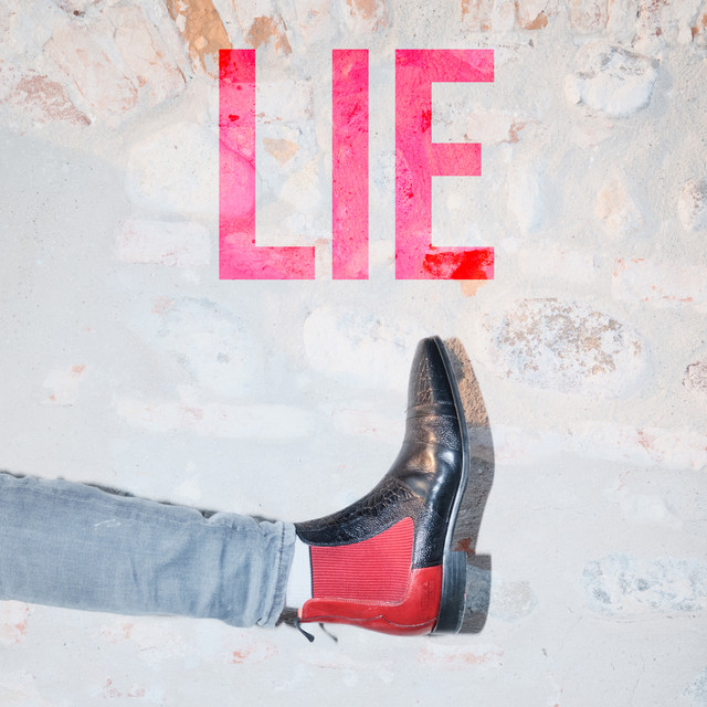 The Junction: “Lie”, la catarsi post-punk contro l’assurdità dei conflitti