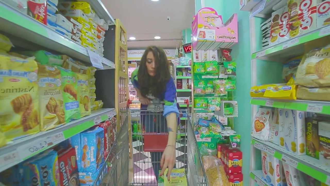 Otto: “Dietro un vetro” è il nuovo video #trakofthenight