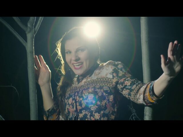 Nicoletta Pedrini: “Vivi in me” è il nuovo video #trakofthenight