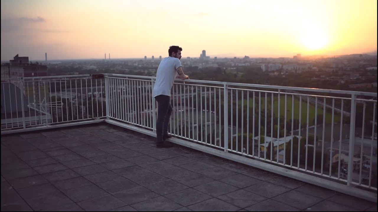 Cara Calma: “Universo” è il nuovo video #trakofthenight