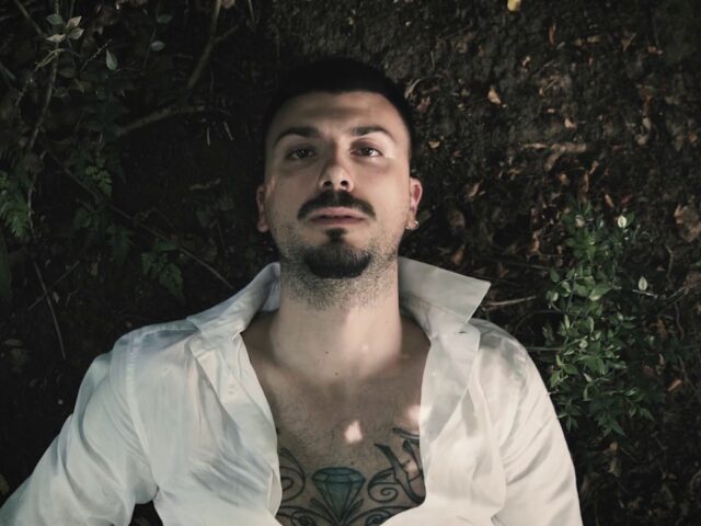 Francesco Setta: “Uomo per metà” è il nuovo video #trakofthenight