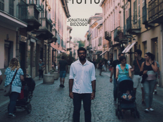 Jonathan Bidzogo, “Il mio mondo è tutto”: la recensione