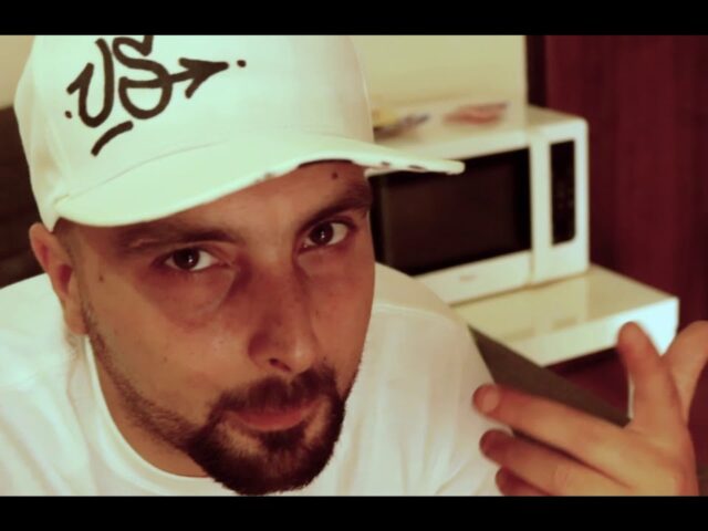 Tes: “May Day/Mondo cane” è il nuovo video #trakofthenight