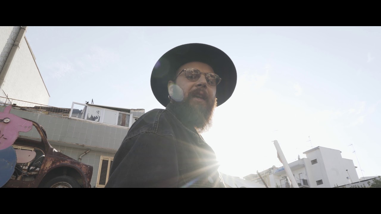 Molla: “Tutto” è il nuovo video #trakoftheday