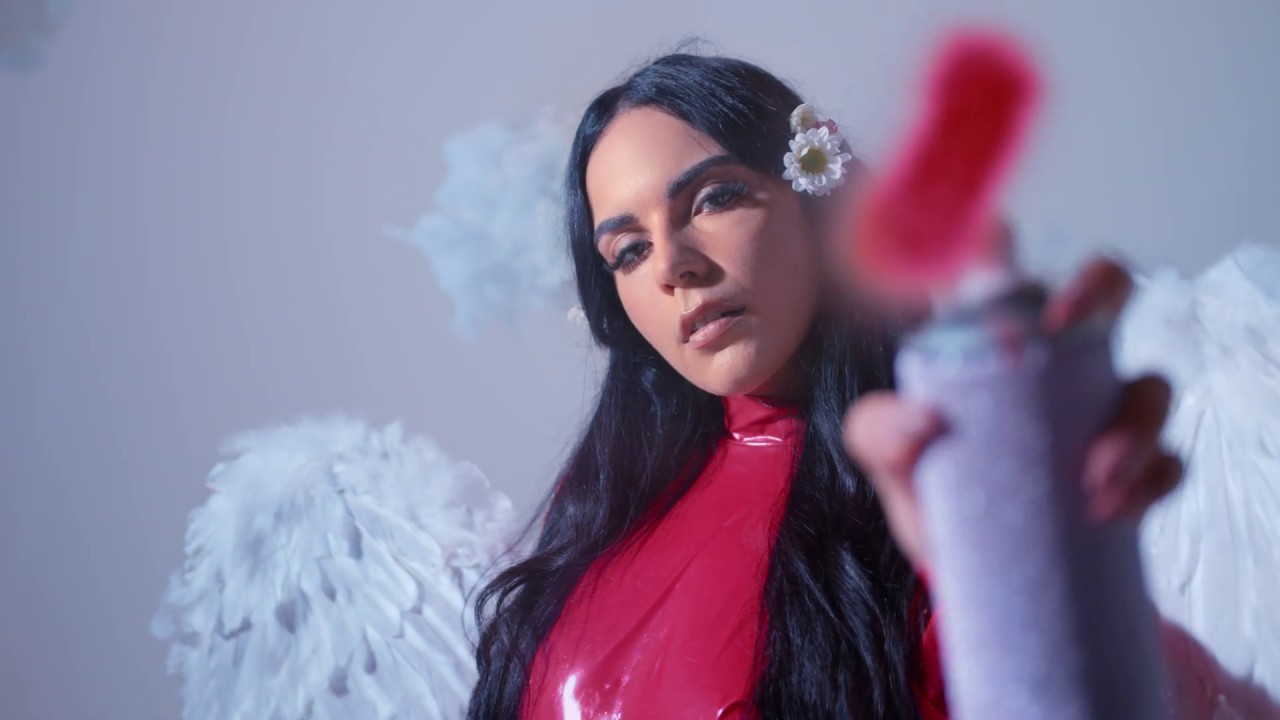 Lolita: “V x Vendetta” è il nuovo video #trakofthenight