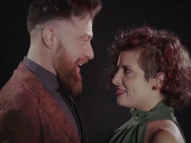 Carmelo Siracusa: il video di “Big in Japan” in anteprima su TRAKS!