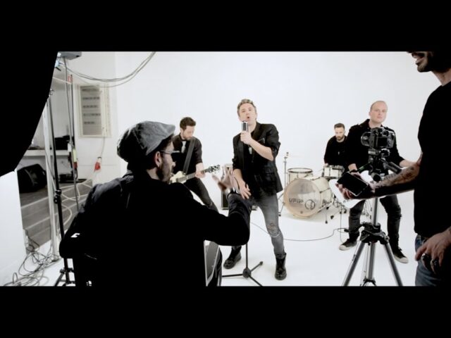 WakeUp Call: “Nel Blu dipinto di Blu” è il nuovo video #trakoftheday