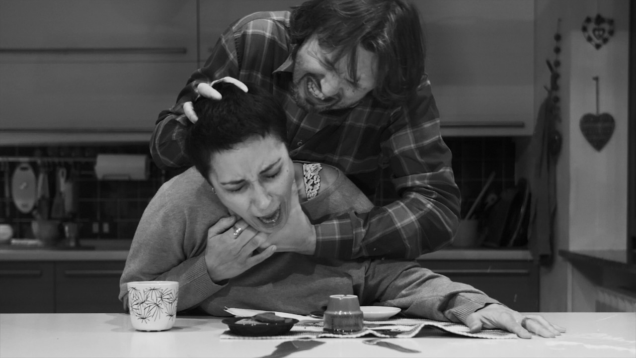 Leti Dafne: “Corvi e lupi” è il nuovo video, in anteprima esclusiva su TRAKS