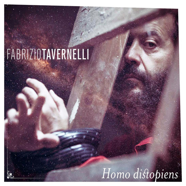 Fabrizio Tavernelli, “Homo distopiens”: recensione e streaming