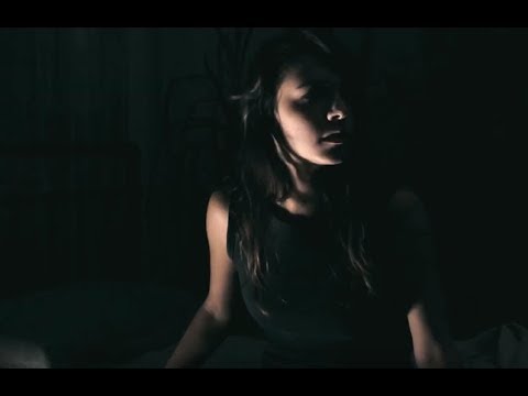 Corde Oblique: “The Moon is a Dry Bone” è il nuovo video #trakofthenight