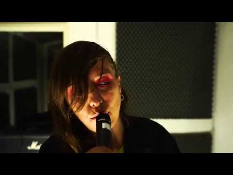 Era Serenase: “Acqua Ossigenata” è il nuovo video #trakoftheday