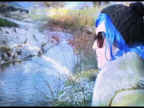 We melt chocolate: “Blue Hair Girl” è il nuovo video #trakofthenight