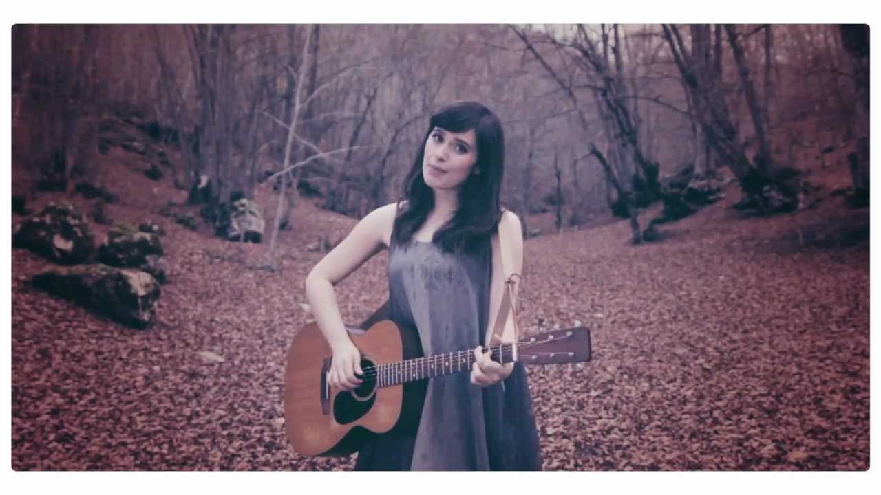 Erica Mou: “Nella vasca da bagno del tempo” #quellochesentivo