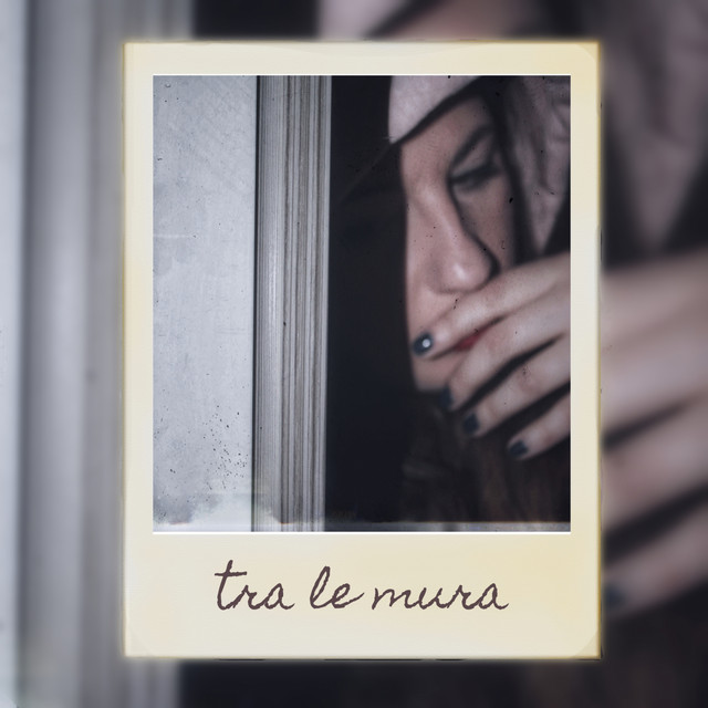 Chiara Lena: “Tra le mura” è il nuovo singolo