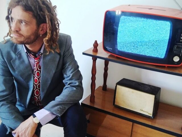 Esma: “Zanzare” è il nuovo video #trakoftheday
