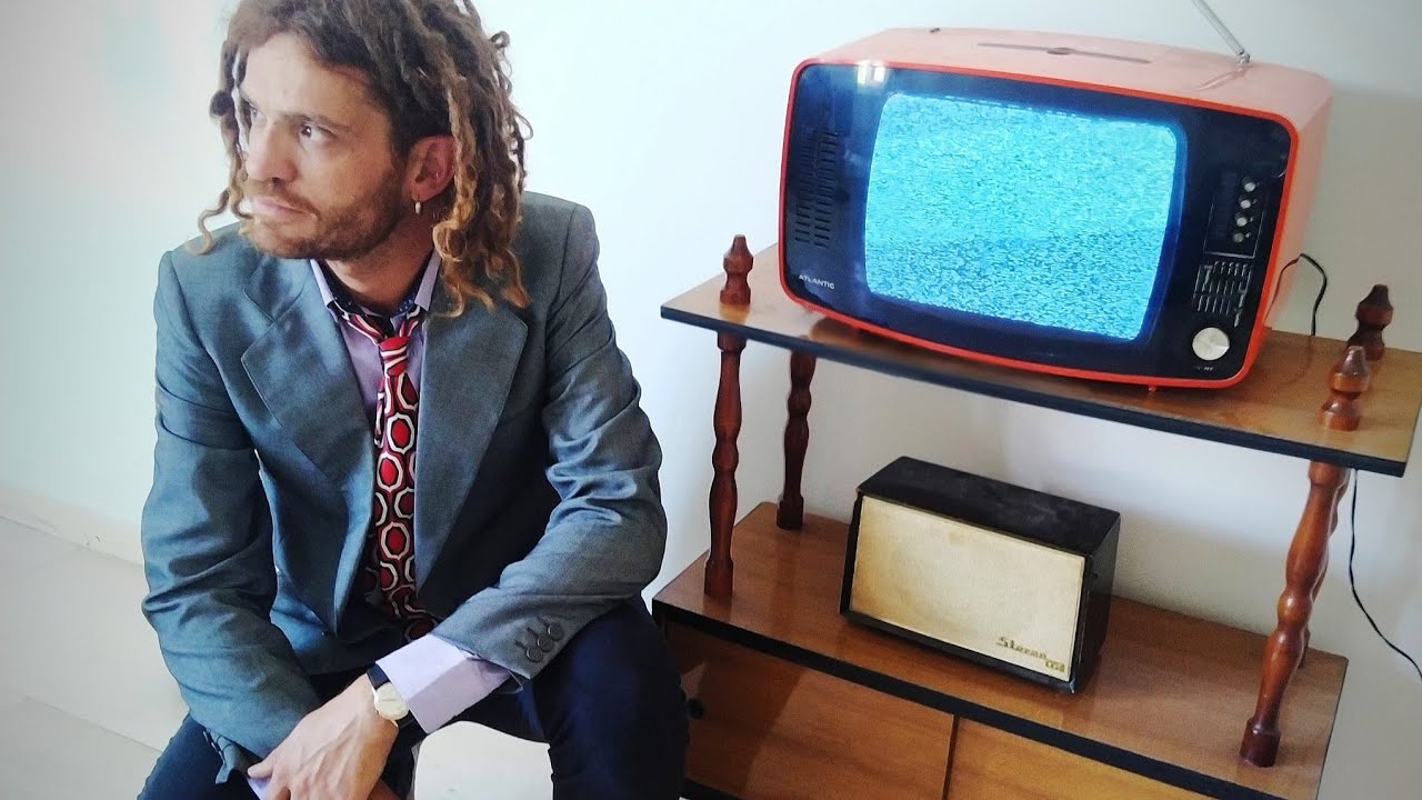 Esma: “Zanzare” è il nuovo video #trakoftheday