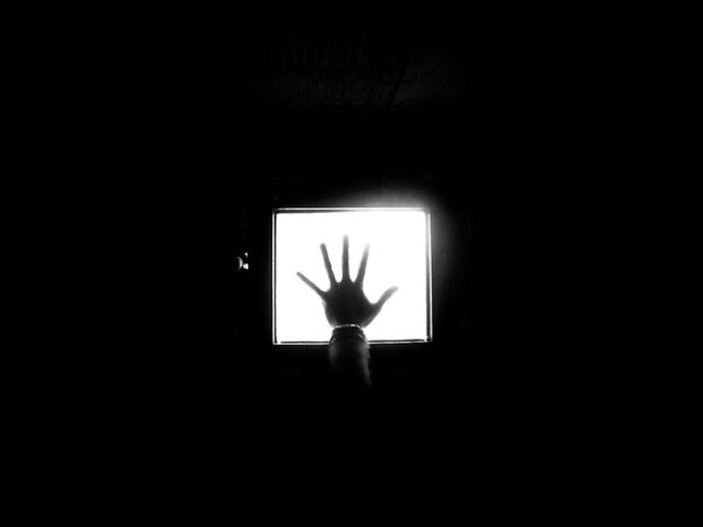 Mustrow: “Oggi Sto bene” è il nuovo video #trakofthenight